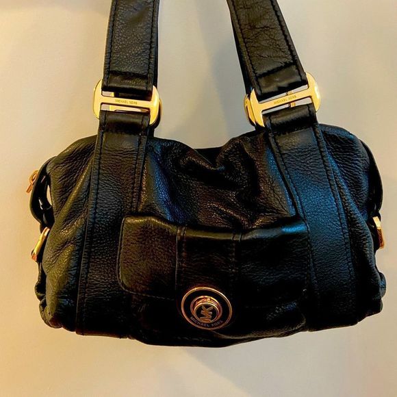 Michael Kors Handbags - Michael Kors C-0907 Black Handbag